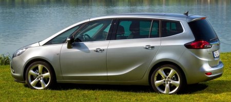 Opel Zafira Life with rear cut floor - AMF-Bruns